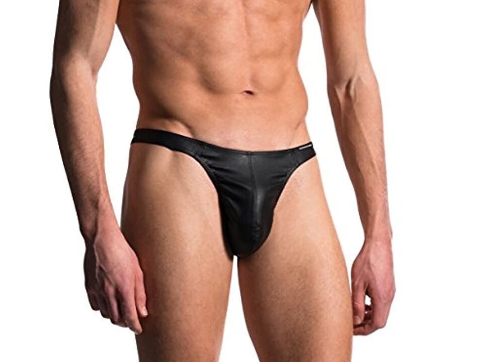 мъж с уголемен пенис